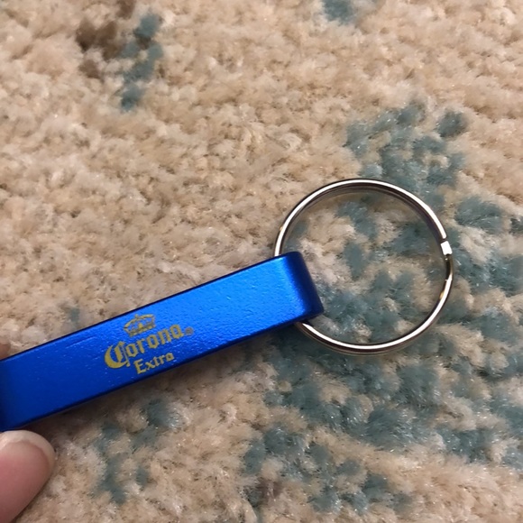 🍀 4/$5! NWT! Corona beer opener keychain! - Picture 5 of 7
